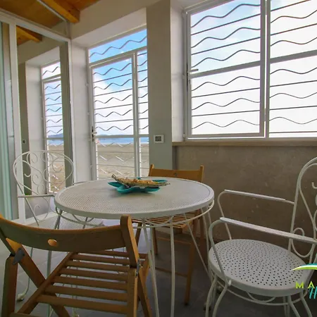 Acquamarina B&beach Apartment